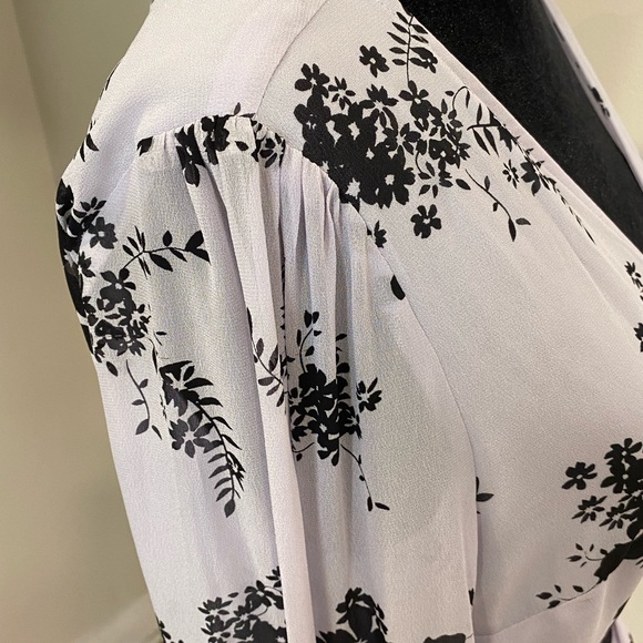 Micheal Kors Wrap around Blouse - Picture 5 of 11